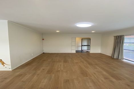 Photo of property in 21 Septimus Place, Henderson, Auckland, 0612