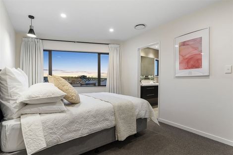 Photo of property in 4 Moki Place, Long Bay, Auckland, 0630