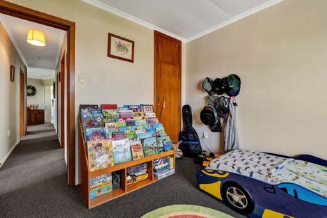 Photo of property in 100 Stanners Street, Eltham, 4322