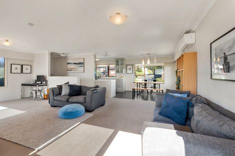 Photo of property in 7 Sunnyview Avenue, Shelly Park, Auckland, 2014