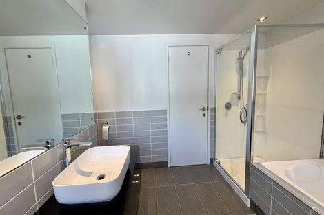 Photo of property in 52 Balmain Road, Chatswood, Auckland, 0626