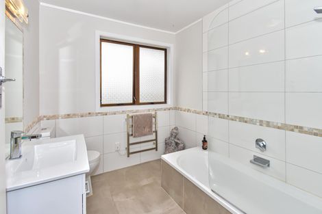 Photo of property in 15a Arthur Road, Hillpark, Auckland, 2102