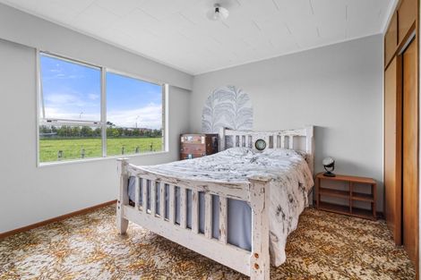 Photo of property in 6a Tait Place, Carterton, 5713