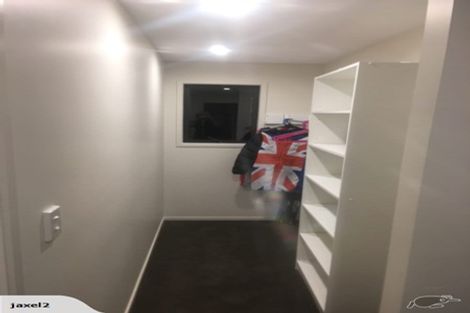 Photo of property in 29 Deverell Place, Northcross, Auckland, 0632