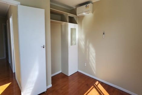 Photo of property in 23 Dale Crescent, Pakuranga, Auckland, 2010