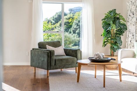 Photo of property in 18 Yarrow Place, Papakowhai, Porirua, 5024