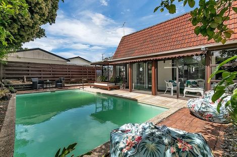 Photo of property in 2/41 Edgeworth Road, Glenfield, Auckland, 0629