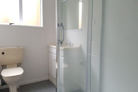 Photo of property in 1/19 Hauraki Crescent, Pinehill, Auckland, 0632