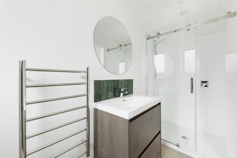 Photo of property in 30b Russell Road, Manurewa, Auckland, 2102