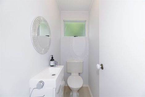 Photo of property in 48 Borich Road, Sunnyvale, Auckland, 0612