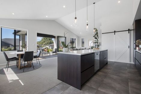 Photo of property in 2 Kingson Court, Omokoroa, 3114