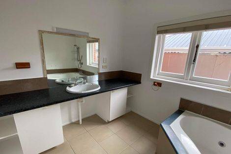 Photo of property in 40 Waimairi Road, Upper Riccarton, Christchurch, 8041