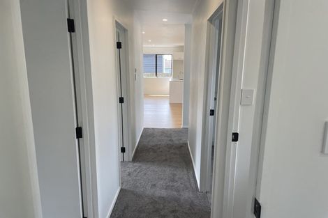 Photo of property in 1/134 Mcleod Road, Te Atatu South, Auckland, 0610