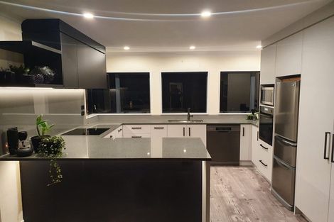 Photo of property in 4 Heaphy Place, Pukehangi, Rotorua, 3015