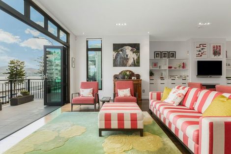 Photo of property in 286 Oriental Parade, Oriental Bay, Wellington, 6011