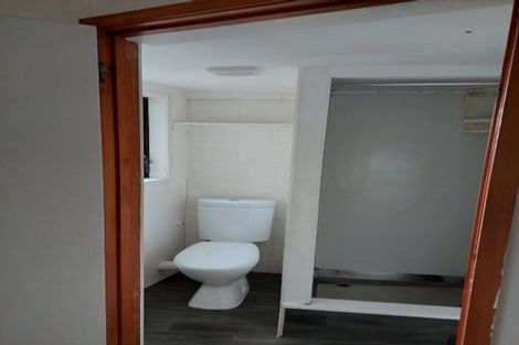 Photo of property in 4 Evans Road, Glen Eden, Auckland, 0602