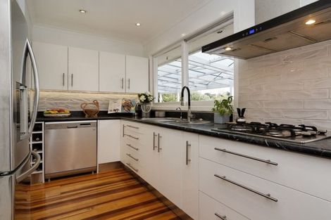 Photo of property in 315 Sturges Road, Henderson Valley, Auckland, 0612