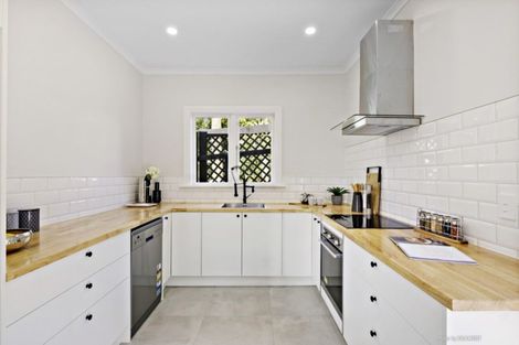 Photo of property in 54 Severn Street, Island Bay, Wellington, 6023