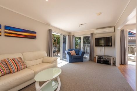 Photo of property in 91 Field Way, Waikanae Beach, Waikanae, 5036