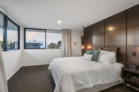 Photo of property in 64 Clyde Road, Ilam, Christchurch, 8041