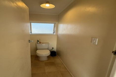 Photo of property in 21 Normandy Place, Henderson, Auckland, 0610