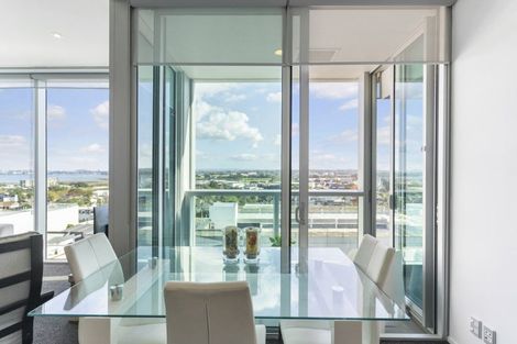 Photo of property in Sentinel Apartments, 905/3 Northcroft Street, Takapuna, Auckland, 0622