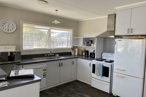 Photo of property in 32 Fergusson Street, Stoke, Nelson, 7011