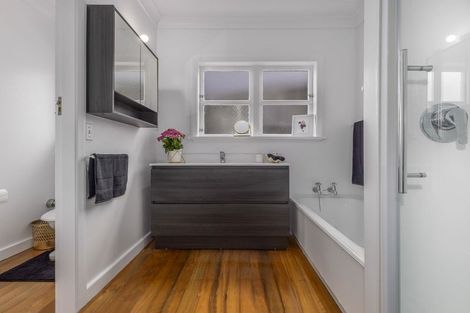 Photo of property in 14 Duke Street, Levin, 5510