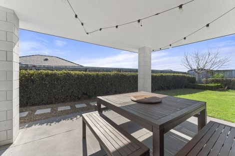 Photo of property in 17 Charlotte Drive, Omokoroa, 3114