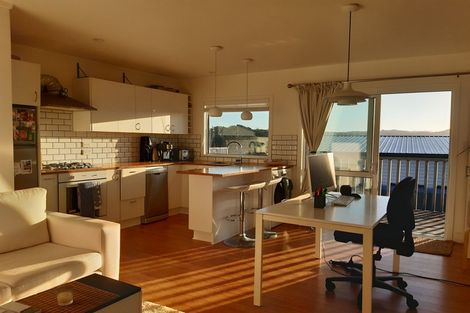 Photo of property in 3 Western Court, Sunnyvale, Auckland, 0612