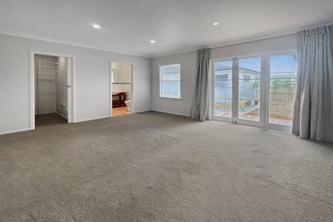 Photo of property in 55 Cambridge Road, Riverhead, 0820