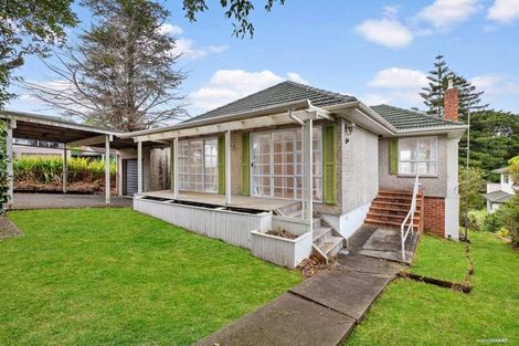 Photo of property in 53 Pupuke Road, Birkenhead, Auckland, 0627