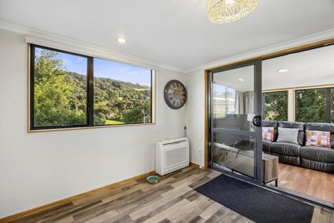 Photo of property in 73 Wakari Road, Halfway Bush, Dunedin, 9010