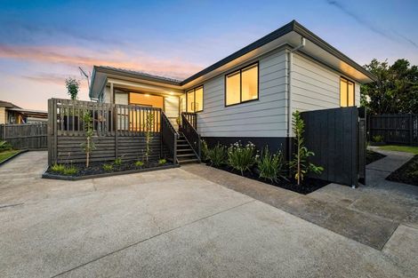 Photo of property in 2/4 Myna Place, Weymouth, Auckland, 2103