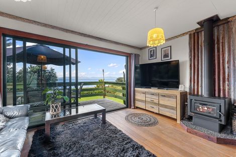 Photo of property in 1736 East Coast Road, Whakatiwai, Miranda, 2473