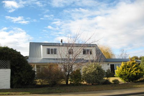 Photo of property in 12 Ragan Lane, Wanaka, 9305