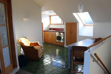 Photo of property in 19 Milne Terrace, Island Bay, Wellington, 6023