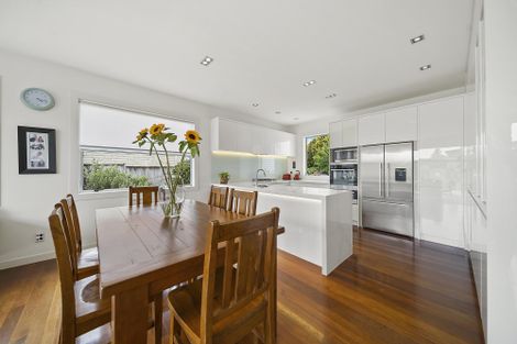 Photo of property in 2/51 Beach Road, Mellons Bay, Auckland, 2014