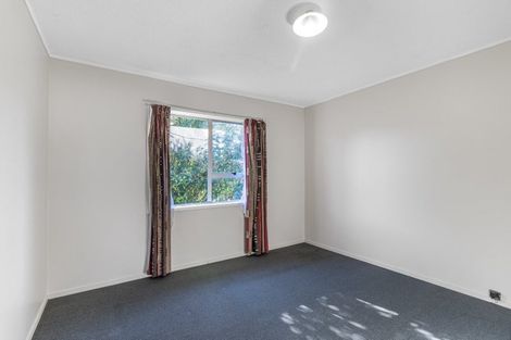 Photo of property in 2/76 Millbrook Road, Henderson, Auckland, 0612