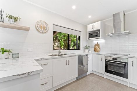 Photo of property in 52b Tiri Road, Manly, Whangaparaoa, 0930