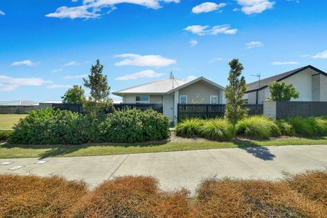 Photo of property in 16 Empire Crescent, Papamoa, 3118