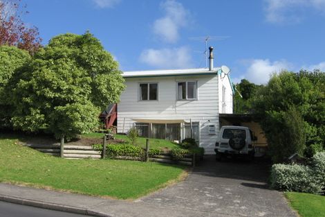 Photo of property in 16 Beauchamp Drive, Massey, Auckland, 0614