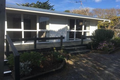 Photo of property in 10 Bahama Crescent, Paraparaumu Beach, Paraparaumu, 5032