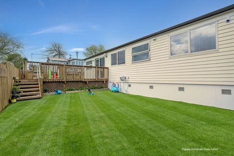 Photo of property in 103e Woodglen Road, Glen Eden, Auckland, 0602