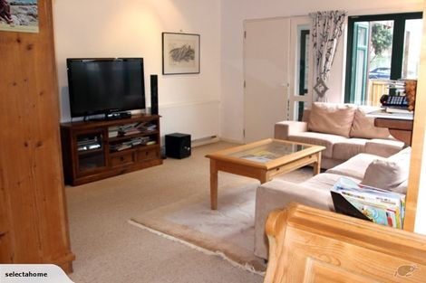 Photo of property in 12 Maire Street, Eastbourne, Lower Hutt, 5013