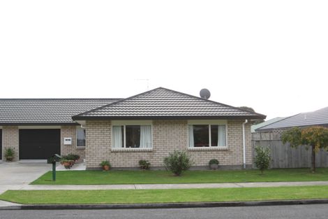 Photo of property in 4 Villa Grove, Paraparaumu, 5032