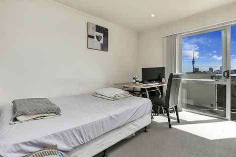 Photo of property in Luna Apartments, 4c/16 Burton Street, Grafton, Auckland, 1010