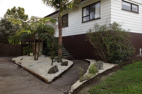 Photo of property in 6 Santiago Crescent, Unsworth Heights, Auckland, 0632