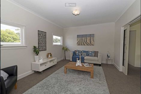 Photo of property in 1/23 Luckens Road, West Harbour, Auckland, 0618