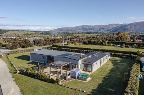 Photo of property in 911 Aubrey Road, Albert Town, Wanaka, 9305